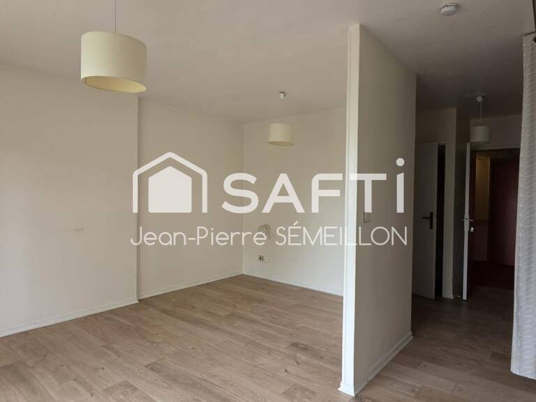 Studio lumineux, climatisation, terrasse, parking — photo 1