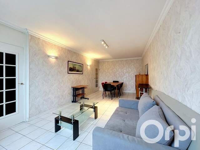A louer T4 (3 chambres) meublé au 83 Rue Philippe FABIA 69008 LYON — photo du bien