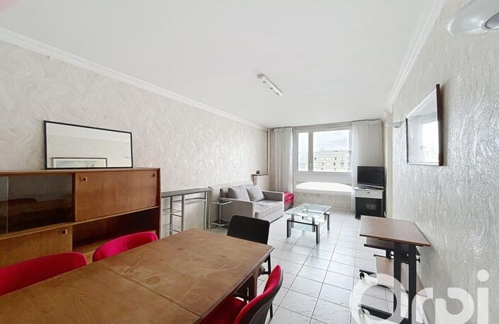 A louer T4 (3 chambres) meublé au 83 Rue Philippe FABIA 69008 LYON — photo 3