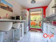 Appartement en parfait état avec terrasse et garage — photo 4