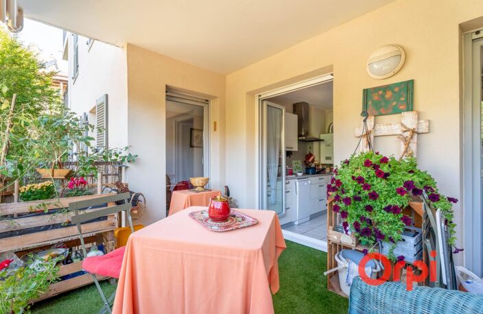 Appartement en parfait état avec terrasse et garage — photo 5