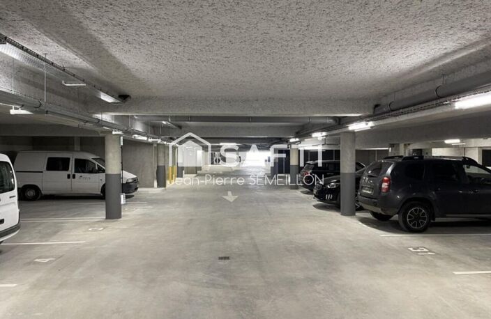 Studio lumineux, climatisation, terrasse, parking — photo 4