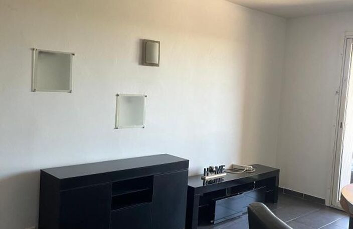 Appartement À Louer T2 Meublé La Seyne sur mer — photo 3