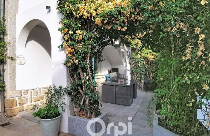 À Vendre Maison indépendante rénovée – 3 logements – Garage, piscine et stationnements – Toulon Ouest les Routes — photo 4