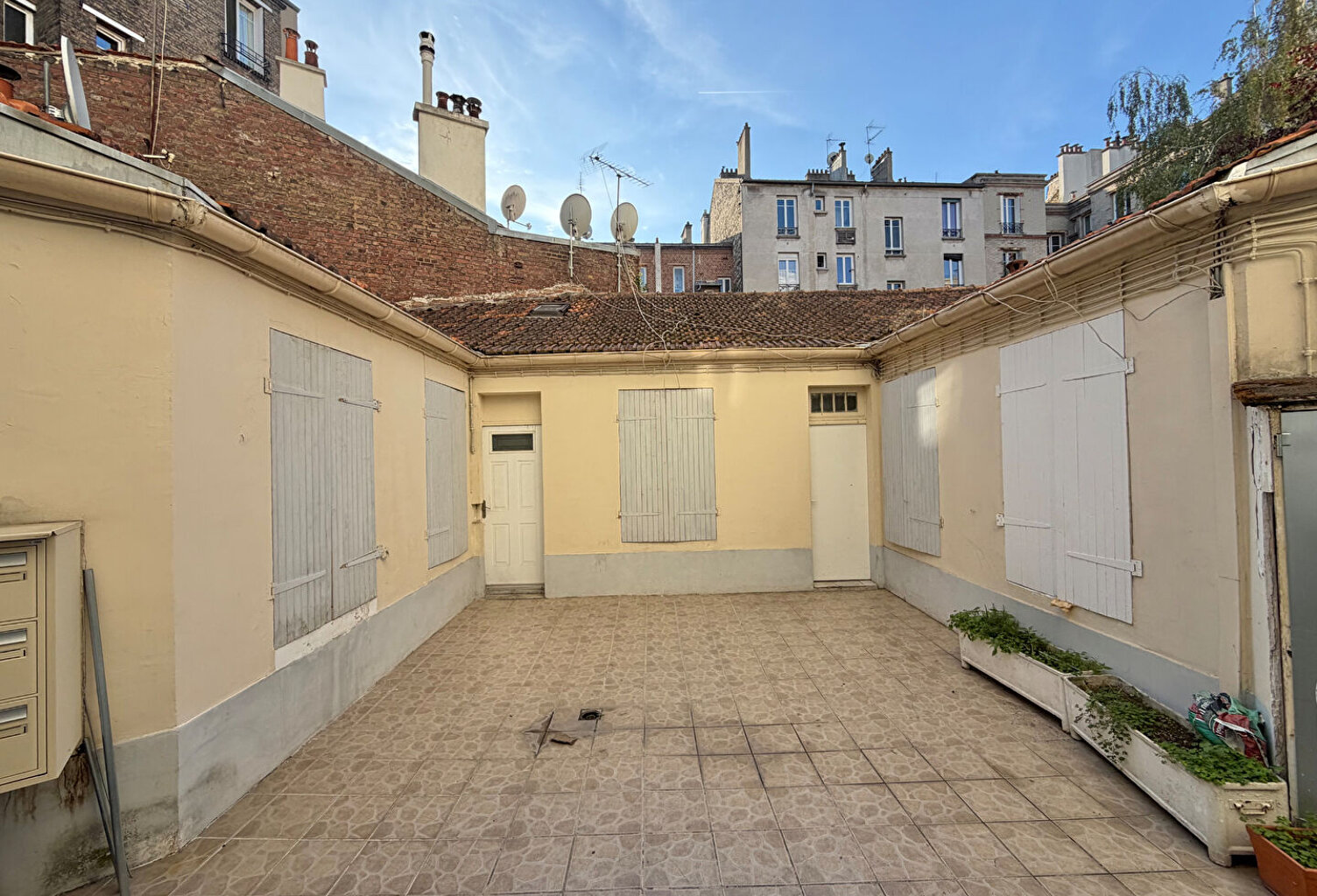 F4 / loft de 90 m² + cour 35 m² — photo 1