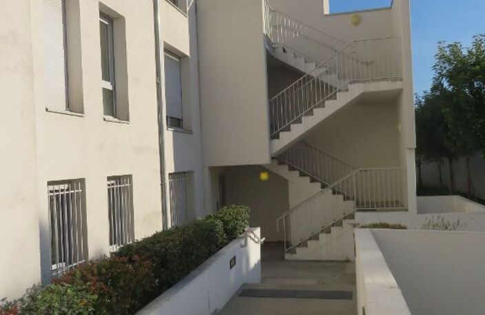ÉPINAY-SUR-SEINE – APPARTEMENT 3 PIÈCES AVEC BALCON ET PARKING — photo 2