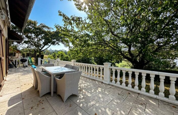 A VENDRE - VALLIERES SUR FIER (74150) - Maison familiale avec piscine, jardin et double garage — photo 4
