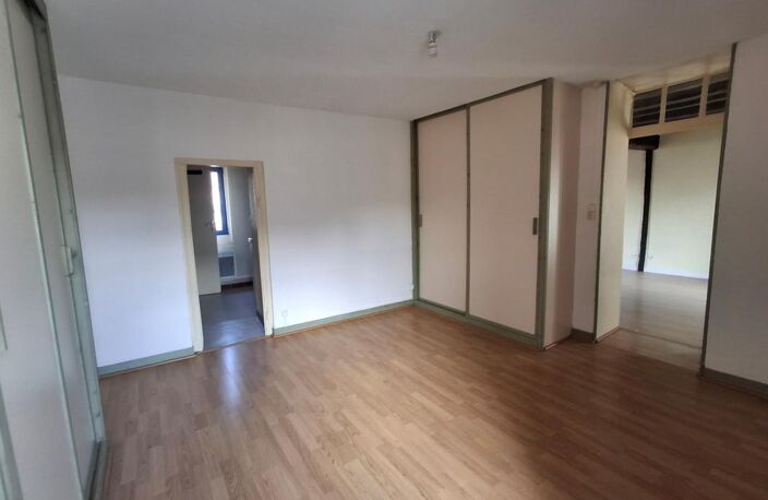 Immeuble de rapport : local + appartement en duplex — photo 4