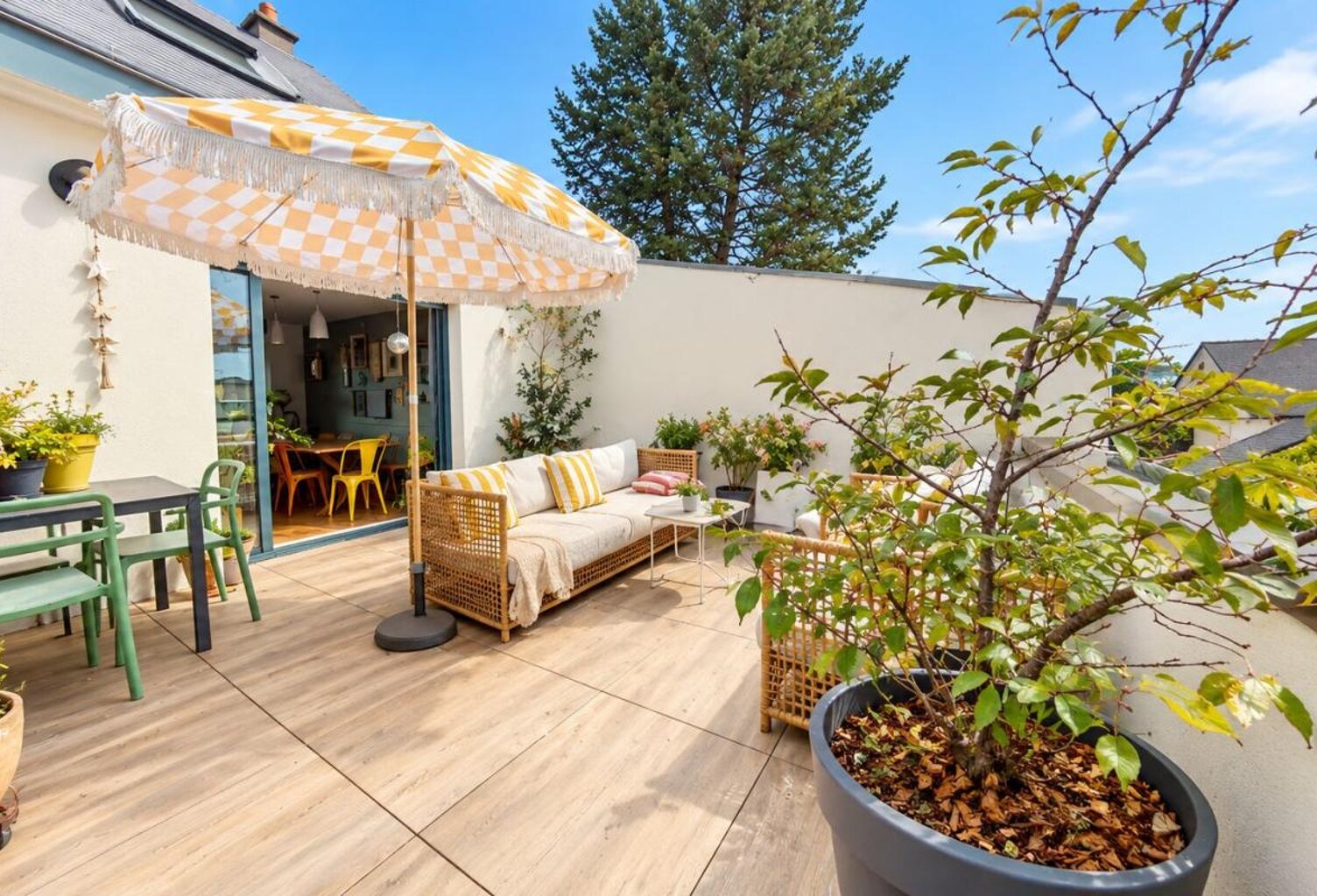 CARQUEFOU HYPER-CENTRE – APPARTEMENT DUPLEX 134 M² – 4 CHAMBRES – TERRASSE SANS AUCUN VIS-À-VIS — photo 1