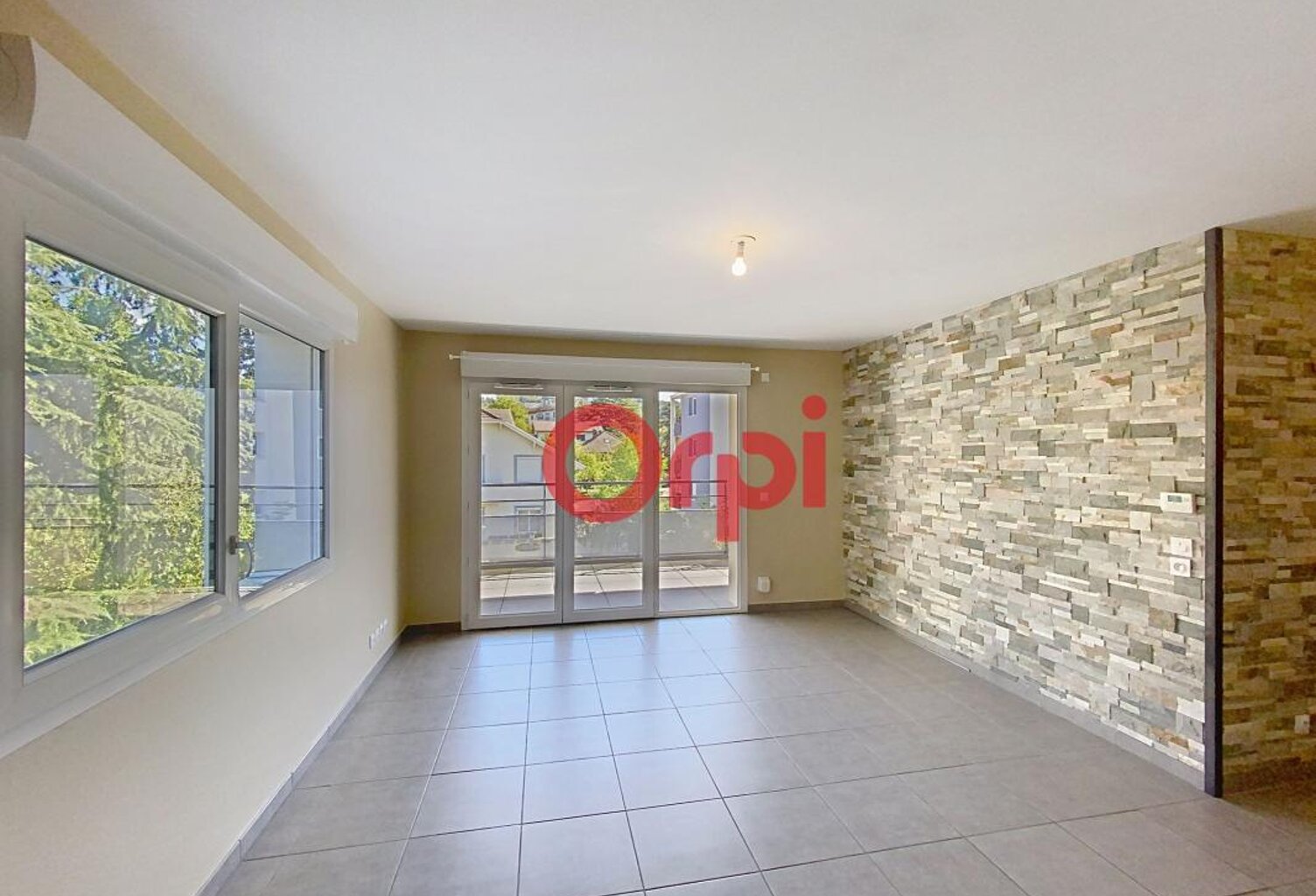 Appartement À Louer — photo 1