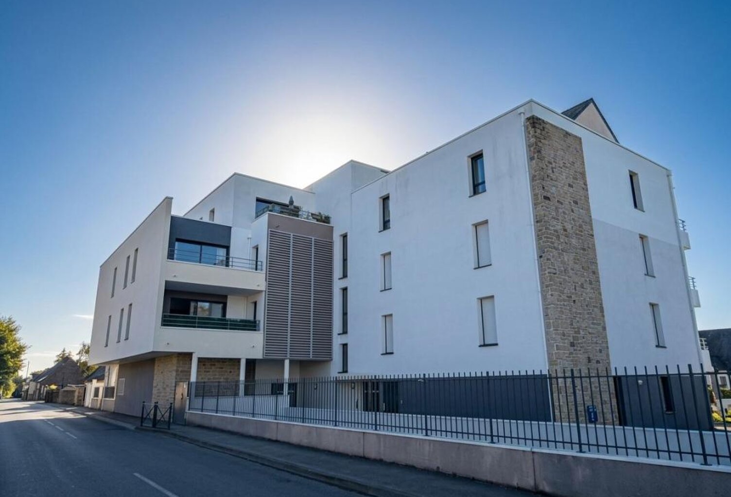 SARZEAU CENTRE – Charmant T2 récent au cœur du bourg — photo 1