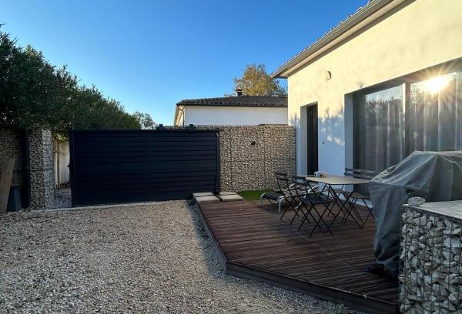 Maison Meublée - À Louer au Thor — photo 1