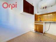 CLERMONT FERRAND, La rotonde, Studio avec place de parking privative sécurisée — photo 4