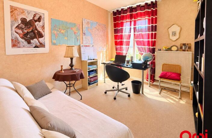 COUP DE CŒUR – Charmante maison de ville de 117 m² – Secteur Rue de Monthermé — photo 4