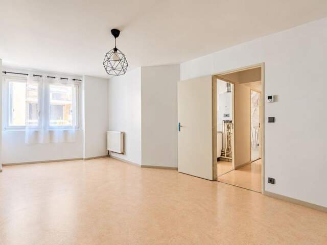 Appartement T2 À Vendre en Centre-Ville de Reims — photo du bien