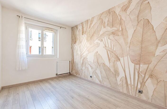 Appartement T2 À Vendre en Centre-Ville de Reims — photo 5