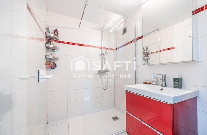 BELLE CONTEMPORAINE - 5 CH DONT 3 AU REZ-DE-CHAUSSEE - JARDIN PAYSAGÉ - DOUBLE GARAGE — photo 5