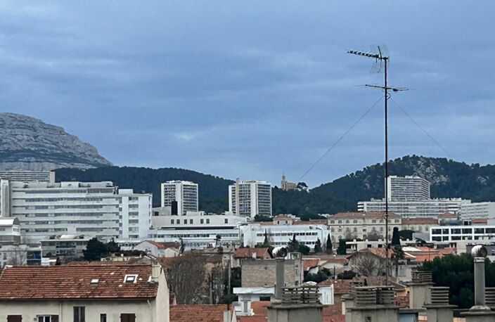 Marseille 9  DROMEL  TYPE  3 /4  de 70 m2 AU 7 IEME ETAGE — photo 3