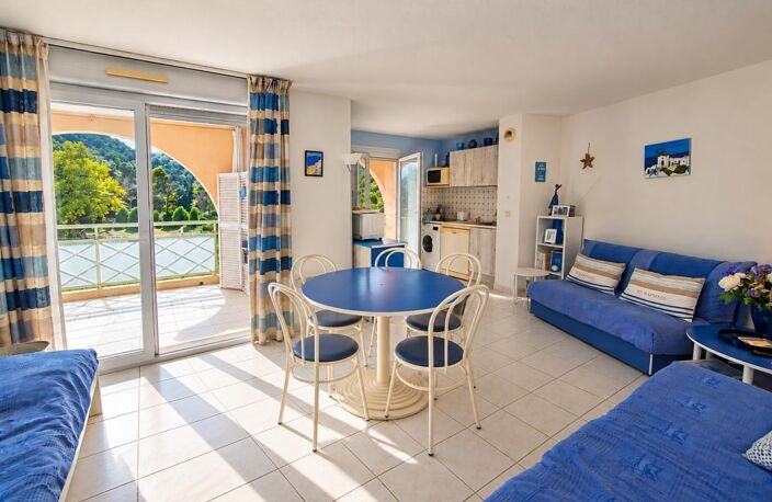 Agay - 2 pièces avec terrasse couverte, vue dégagée et garage — photo 4