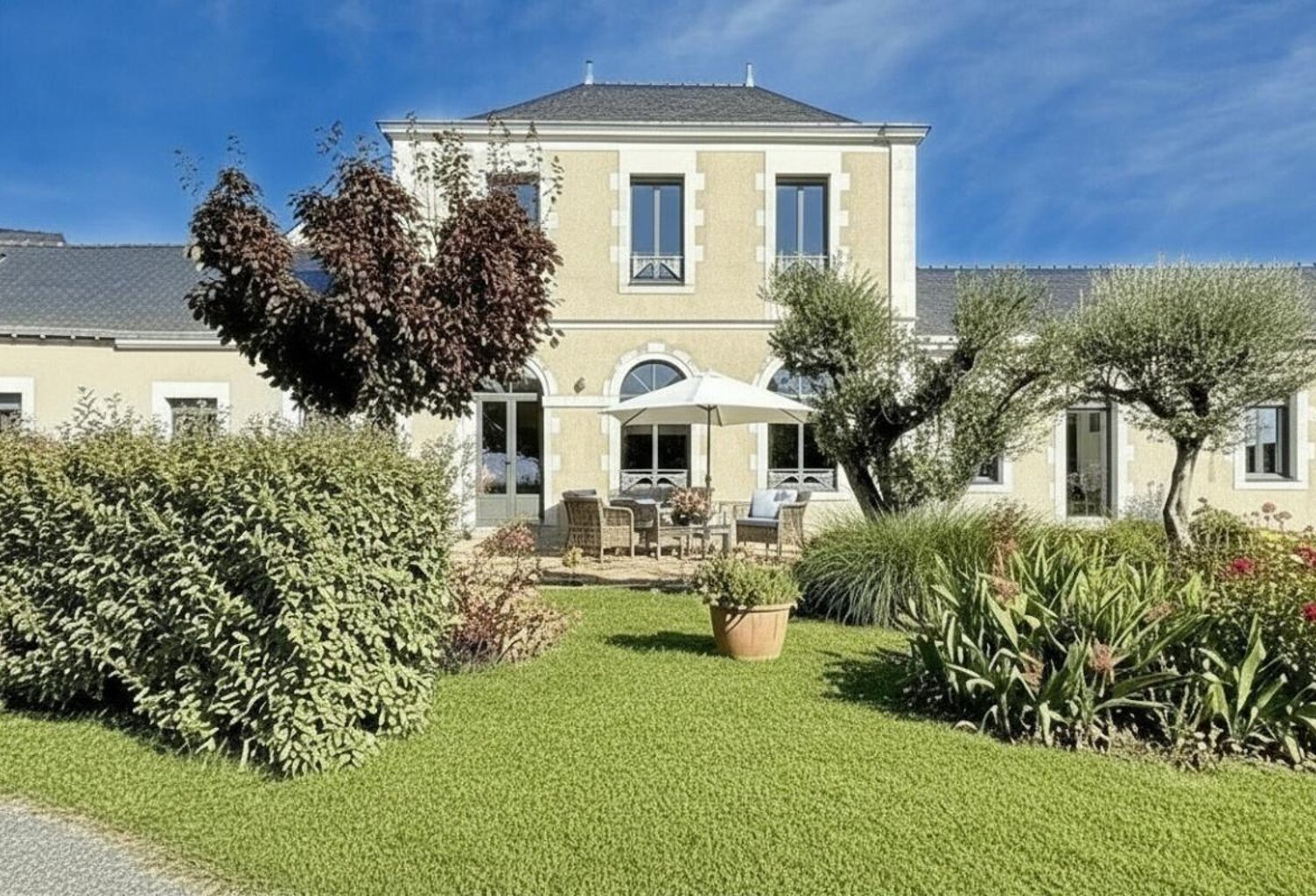 Maison 10 pièce(s) 367 m2 — photo 1