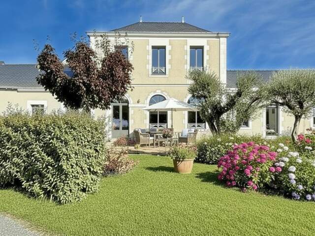 à vendre Maison 10 pièces 367 m² — photo du bien