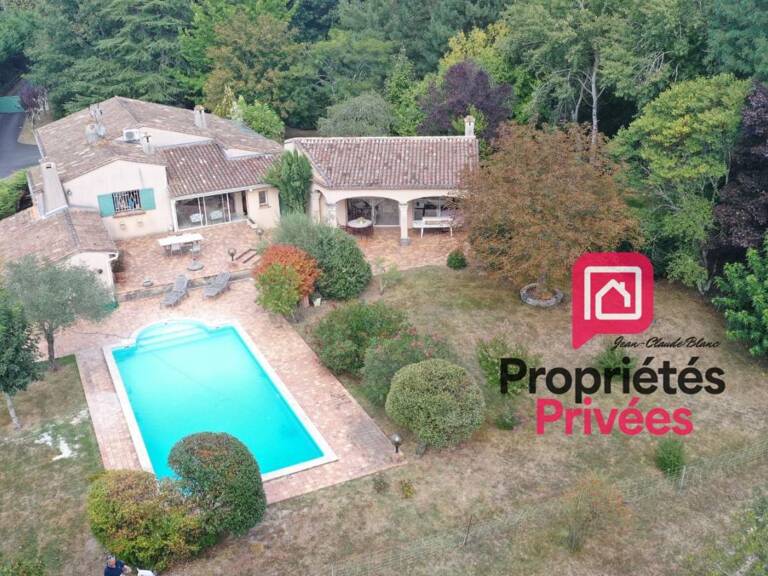 DÉCOUVREZ LE CHARME ET LES VOLUMES D'UNE MAISON D'ARCHITECTE - 300 M2 - 4 CHAMBRES   À PUGNAC DANS UN PARC ARBORÉ POUR SAVOURER LA TRANQUILITÉ — photo 1