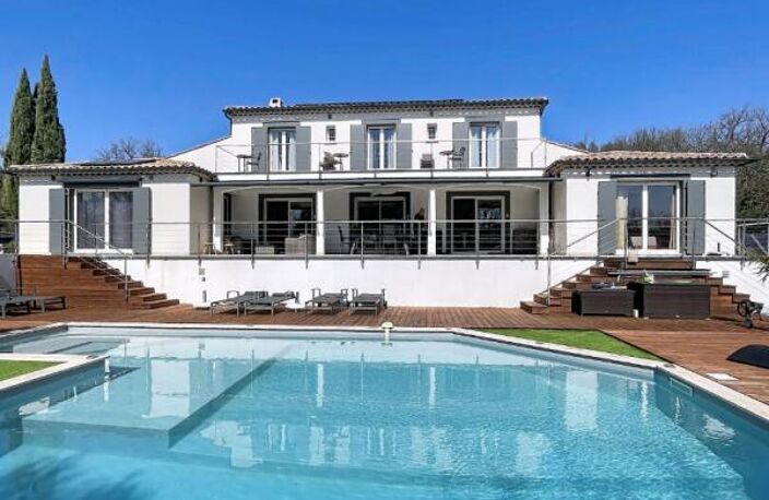 Villa 260 m² ? 4 suites ? Piscine & Jacuzzi ? Terrain 5 000 m² — photo 3