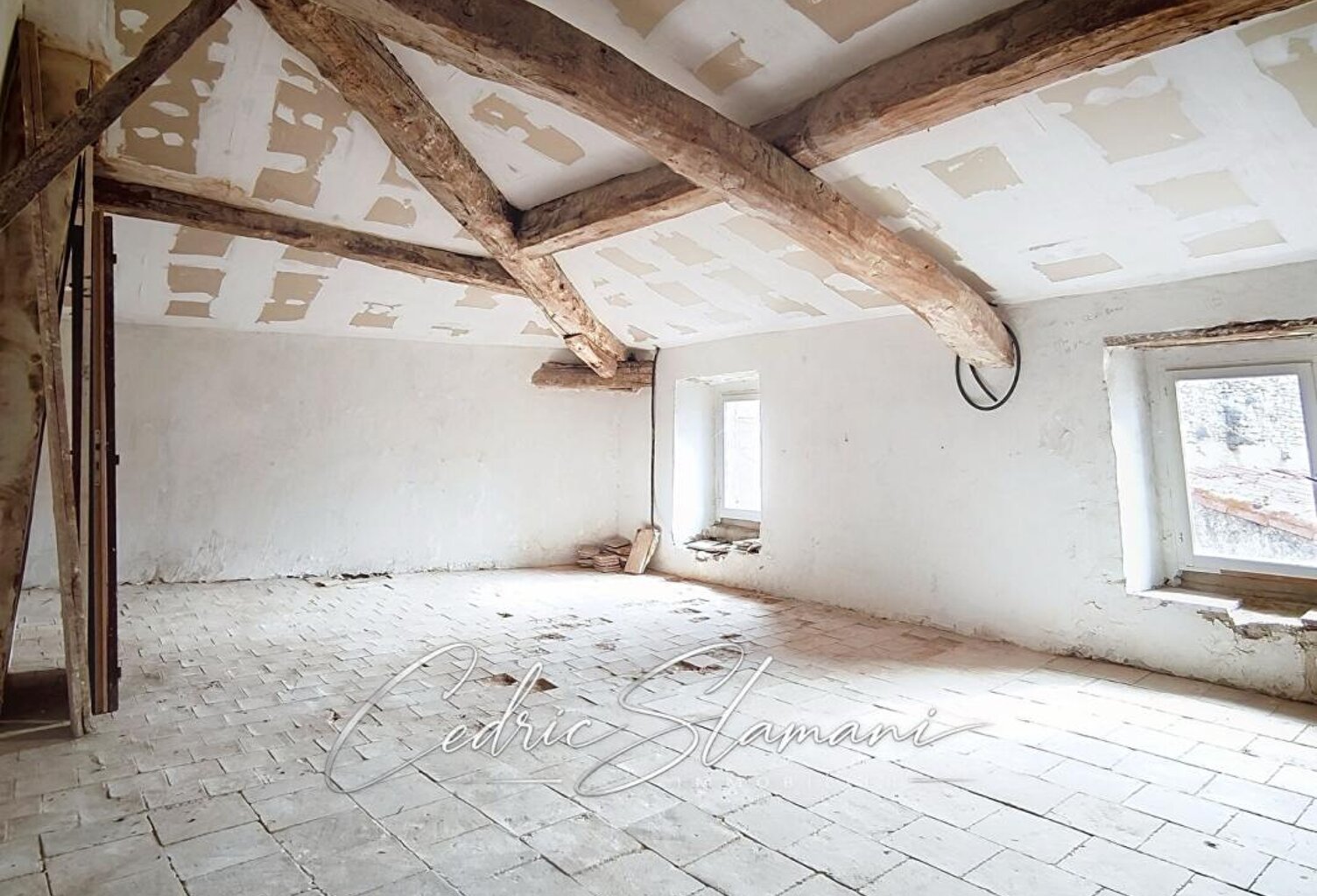EXCLUSIF MAISON DE VILLAGE 154M2, 3 CHAMBRES, CUISINE, DOUBLE SEJOUR, 2 SDB, TERRASSE, CAVE — photo 1