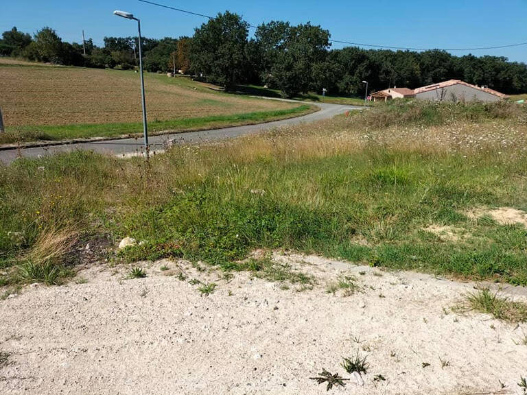 Terrain constructible de 11863m² Mauvezin(32120) — photo 1