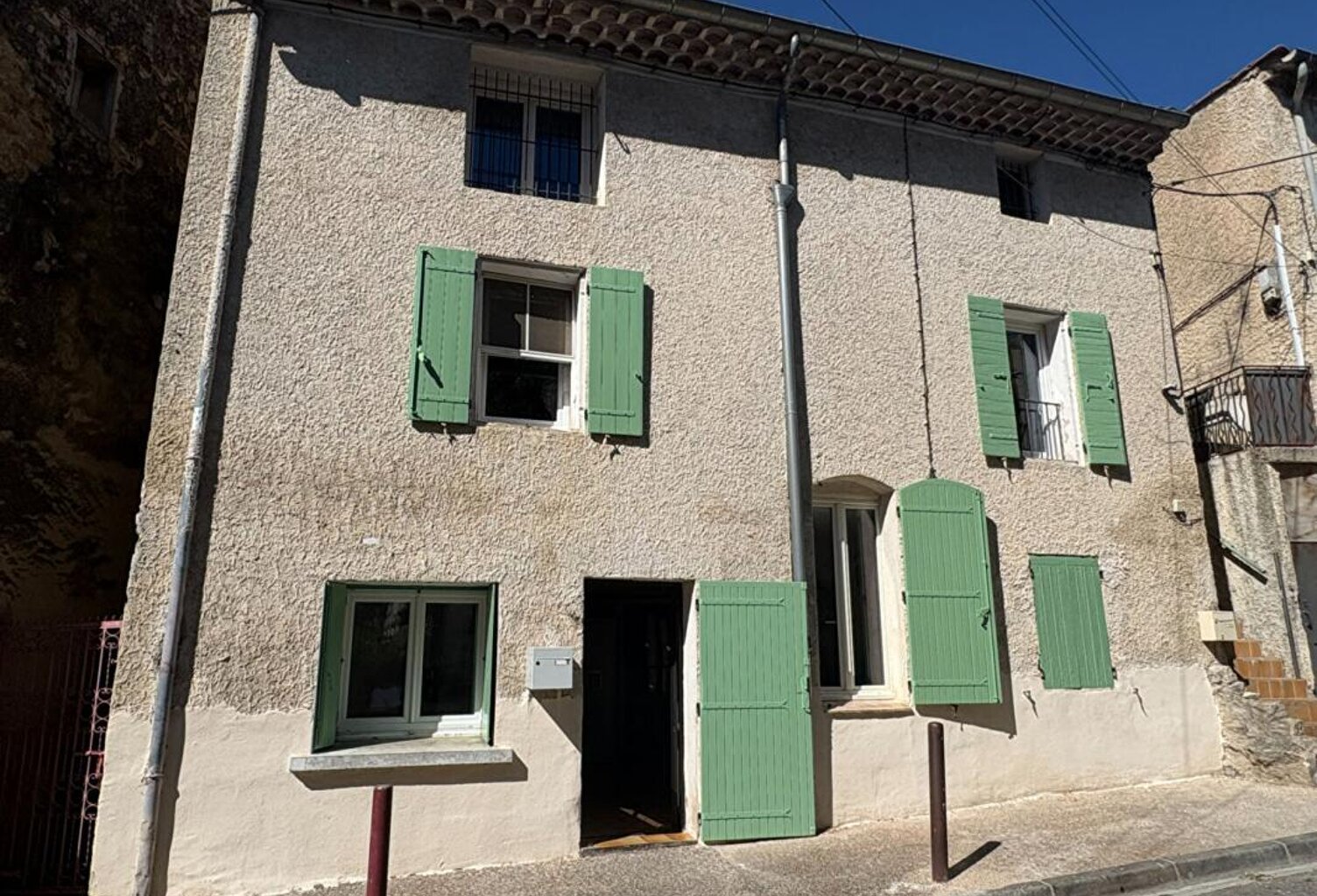Maison Aubignan 6 pièces 80m2 et 50m² de comble aménageable — photo 1