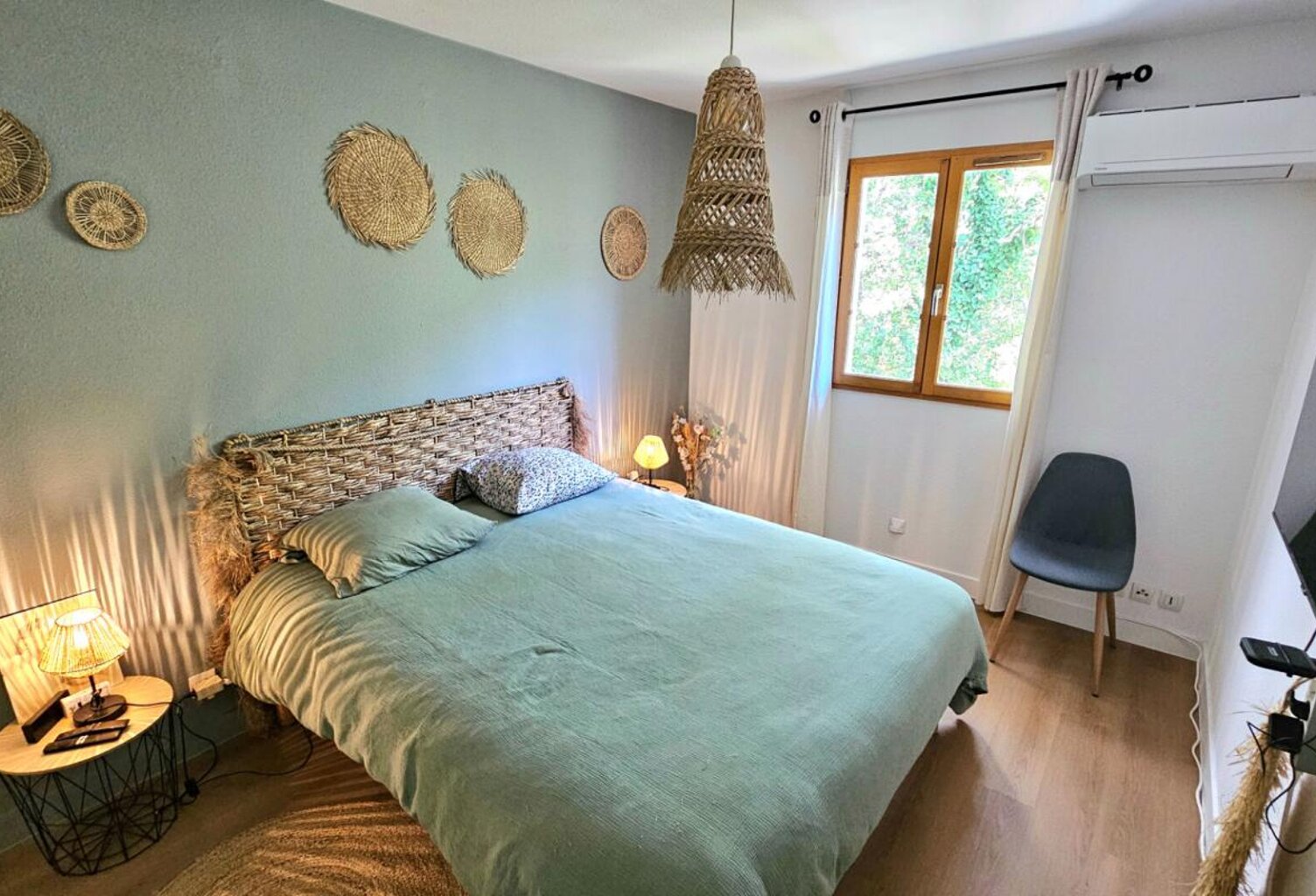 Maison mitoyenne totalement rénovée avec jardinet — photo 1