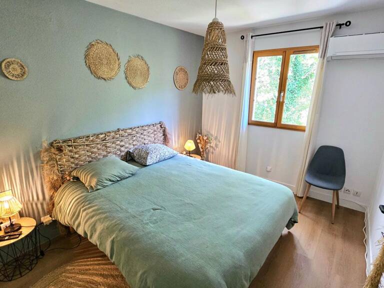 Maison mitoyenne totalement rénovée avec jardinet — photo 1