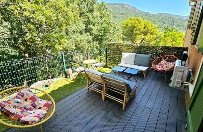 Maison mitoyenne totalement rénovée avec jardinet — photo 3
