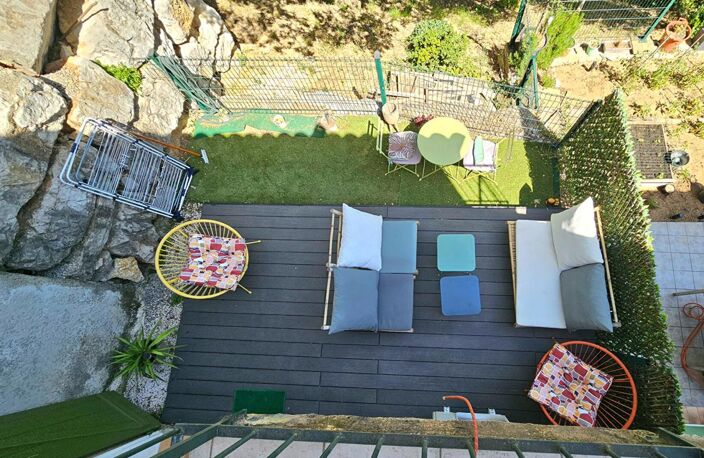 Maison mitoyenne totalement rénovée avec jardinet — photo 4