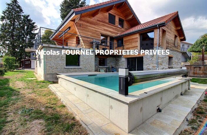 Saint Genest Malifaux 42660 Chalet 200m² habitables 3 possible 4 chambres, garage sur 1000m² de terrain avec piscine et bain nordique — photo 2
