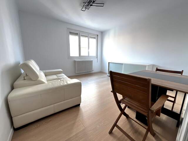 Charmant appartement T3 entièrement rénové de 64 m² au 1 er étage sans ascenseur d'une petite copropriété — photo du bien