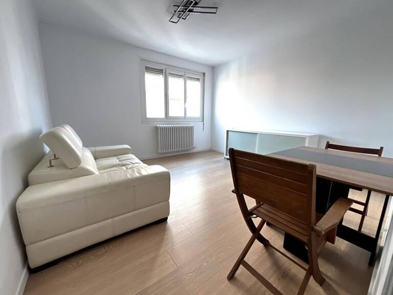 Charmant appartement T3 entièrement rénové de 64 m² au 1 er étage sans ascenseur d'une petite copropriété — photo 1