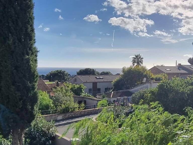 HAUT DE VILLA VUE MER, cave, jardin et Stationnements — photo 1