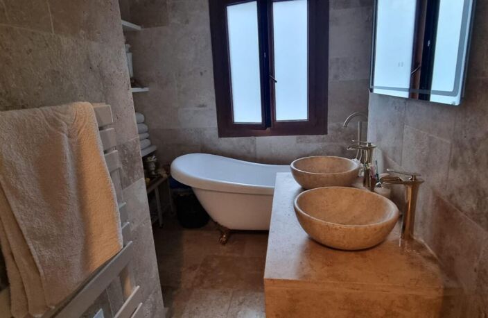 HAUT DE VILLA VUE MER, cave, jardin et Stationnements — photo 4