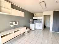 BANDOL - PROXIMITE CENTRE VILLE ET COMMERCES - STUDIO 24 M² - PARKING PRIVATIF — photo 2