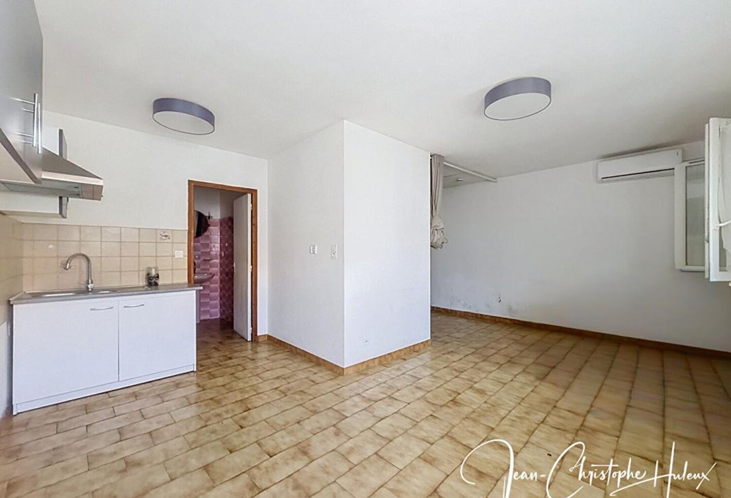 NÎMES RICHELIEU Studio 38 m2 + 15 m2 de combles aménageables — photo 1