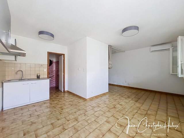NÎMES RICHELIEU Studio 38 m2 + 15 m2 de combles aménageables — photo du bien
