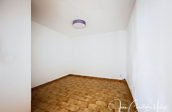 NÎMES RICHELIEU Studio 38 m2 + 15 m2 de combles aménageables — photo 3