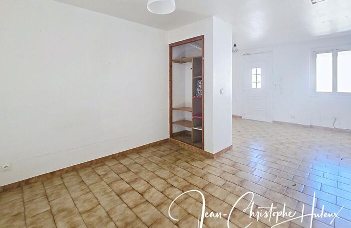 30000  NIMES - studio 37 m2 + 17 m2 aménagement combles possible — photo 4
