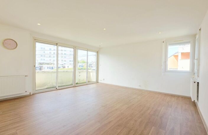 BOURGES APPARTEMENT 88M² 3 CHAMBRES BALCON PARKING — photo 2