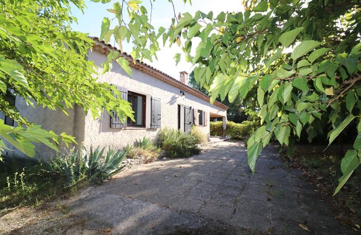 ARLES  Quartier Gimeaux  Maison de  200 m² sur 8 000 m² de terrain — photo 2