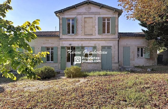 St Emilion : la bastide accessible à pied : Maison en pierre avec vue — photo 4