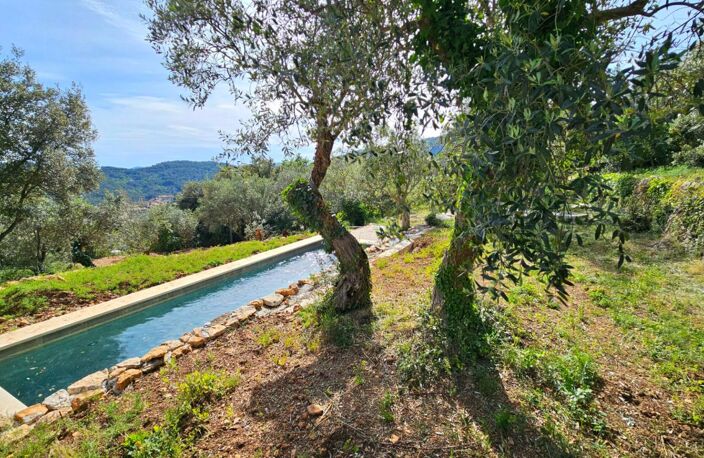 Claviers , Var . Villa contemporaine avec vue dégagée, piscine et terrain de 5800 m² — photo 4