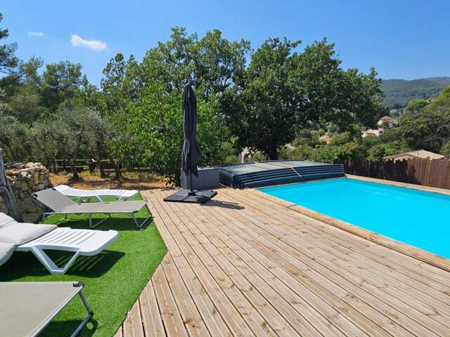 Maison unifamilialle ou deux logements, terrain 1900 m2 , piscine — photo du bien