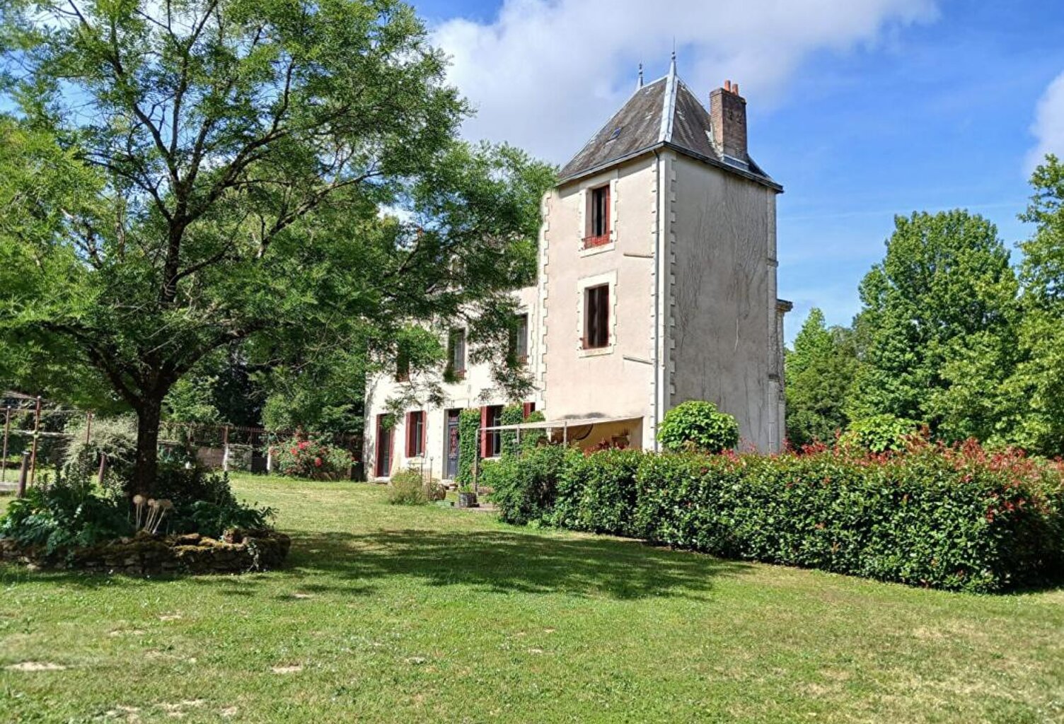 Maison de maître La Coquille 13 pièce(s) 400 m2 — photo 1